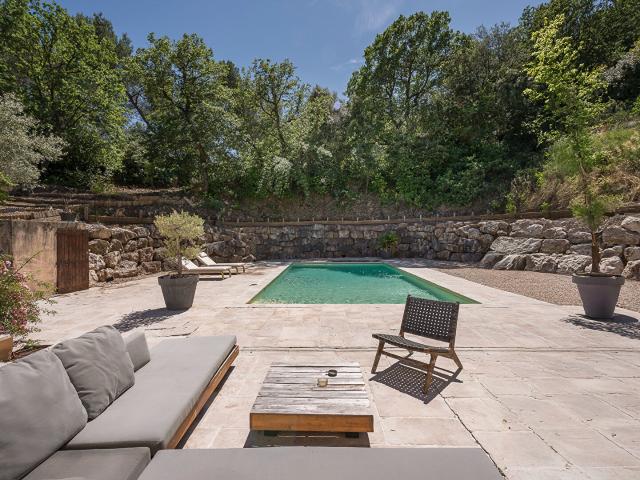 Maison 7 pièces 300 m²