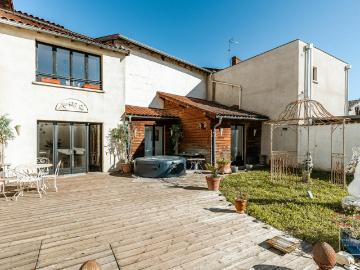 Maison 7 pièces 300 m²