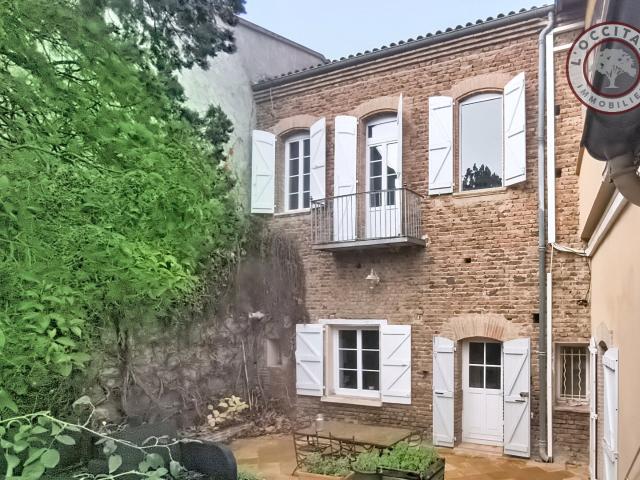 Maison 7 pièces 301 m²