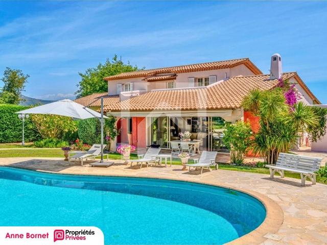 Maison 7 pièces 301 m²