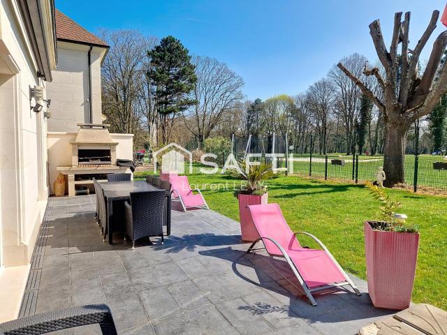 Maison 7 pièces 302 m²