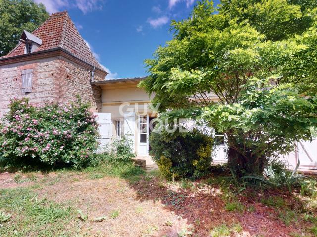 Maison 7 pièces 302 m²