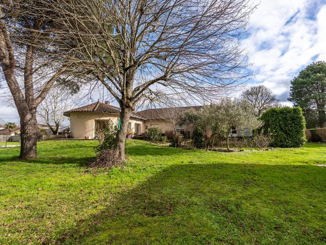Maison 7 pièces 303 m²