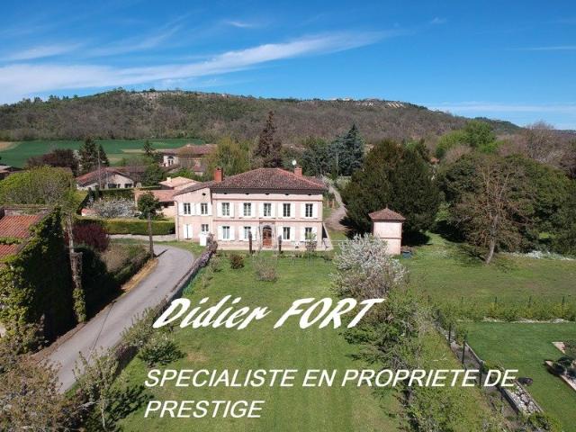 Maison 7 pièces 315 m²