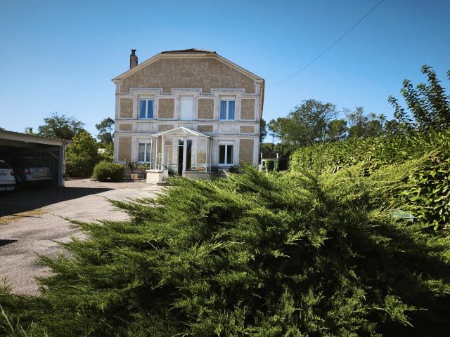 Maison 7 pièces 316 m²