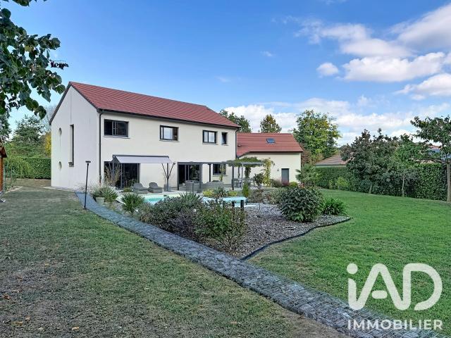 Maison 7 pièces 311 m²