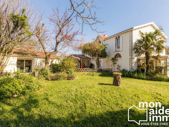 Maison 7 pièces 311 m²