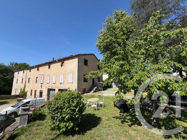 Maison 7 pièces 324 m²