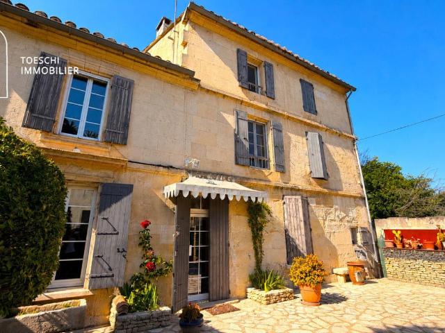 Maison 7 pièces 325 m²