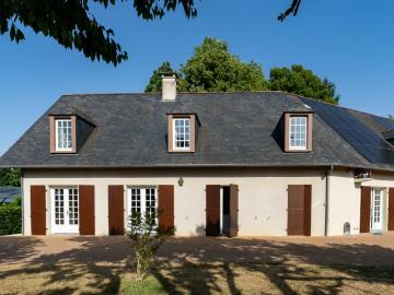 Maison 7 pièces 325 m²