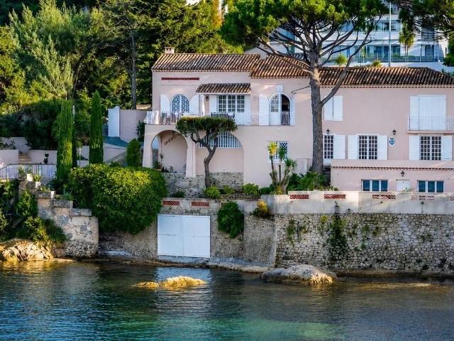 Maison 7 pièces 325 m²