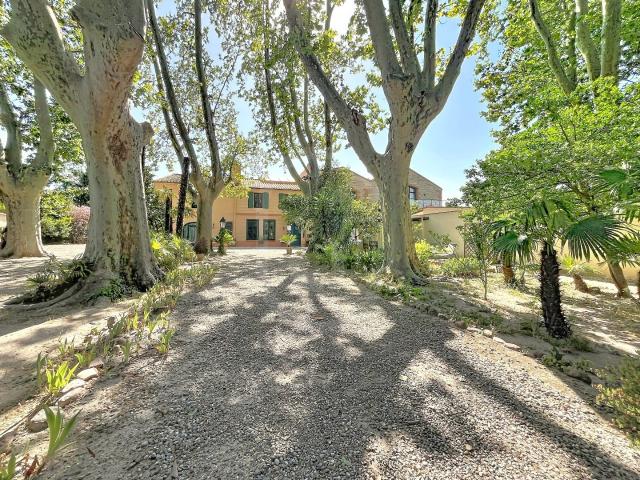 Maison 7 pièces 328 m²