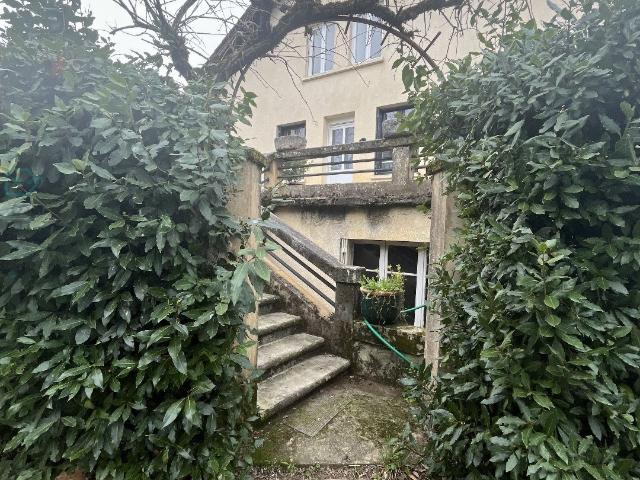 Maison 7 pièces 320 m²