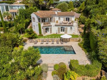 Maison 7 pièces 320 m²