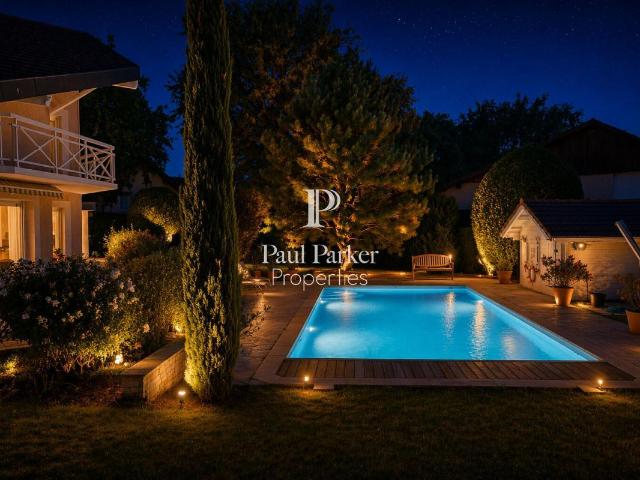 Maison 7 pièces 320 m²