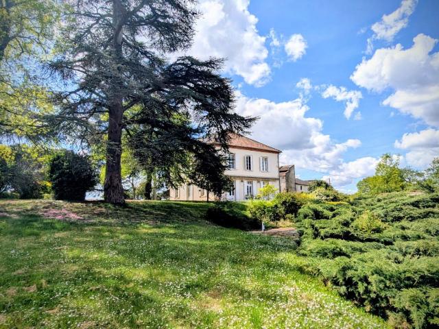 Maison 7 pièces 320 m²