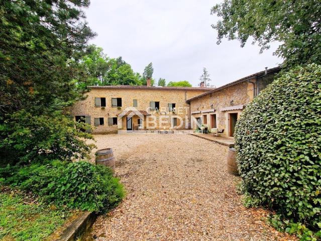Maison 7 pièces 320 m²