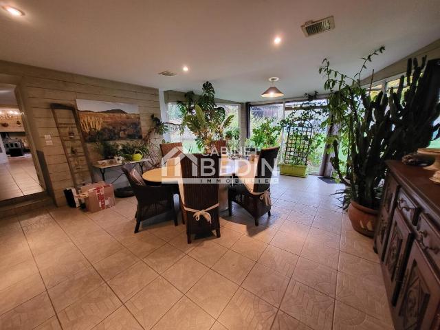 Maison 7 pièces 320 m²