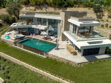Maison 7 pièces 336 m²