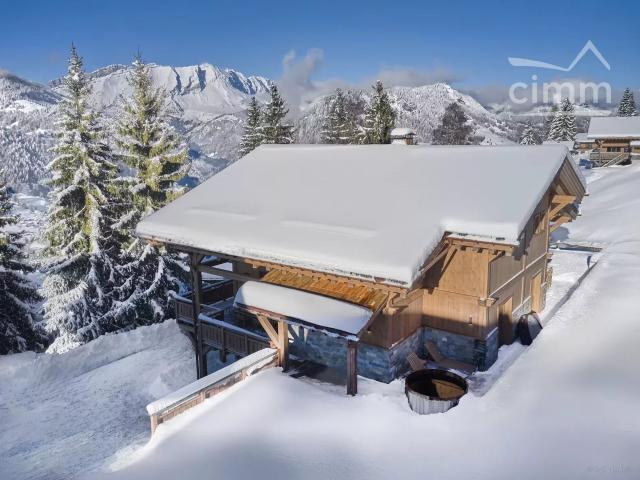 Maison 7 pièces 337 m²