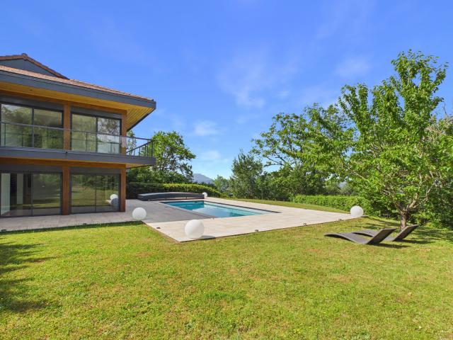 Maison 7 pièces 339 m²