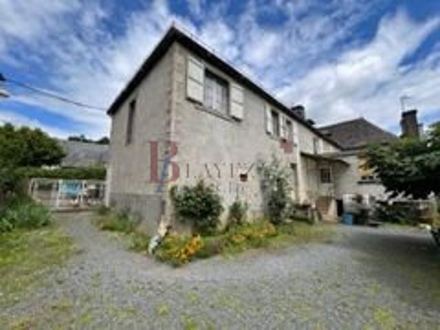 Maison 7 pièces 330 m²