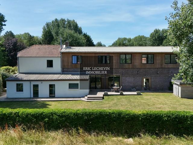 Maison 7 pièces 330 m²