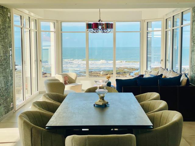 Maison 7 pièces 330 m²