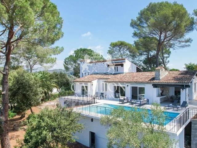Maison 7 pièces 331 m²