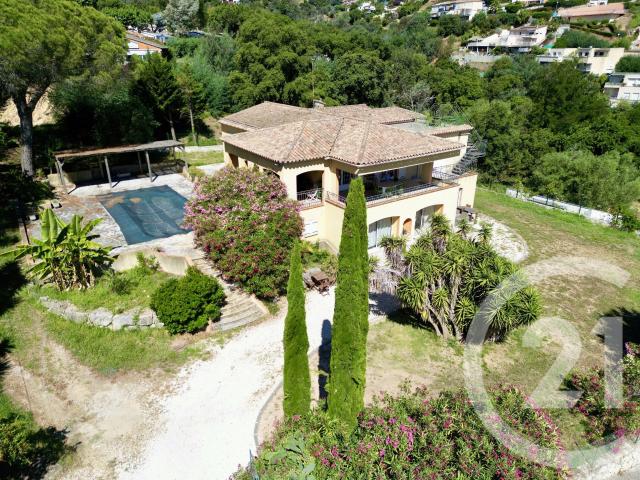 Maison 7 pièces 332 m²