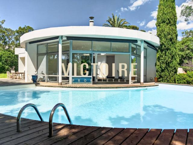 Maison 7 pièces 346 m²