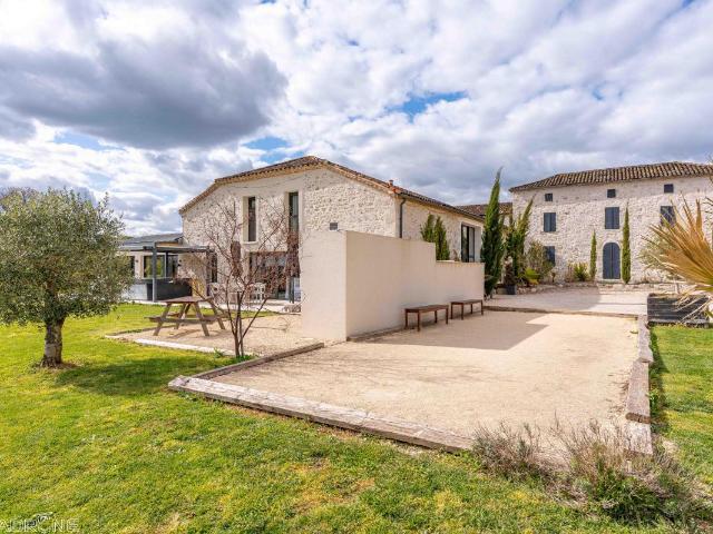 Maison 7 pièces 349 m²