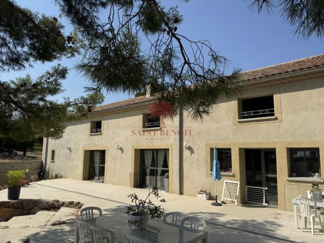 Maison 7 pièces 340 m²