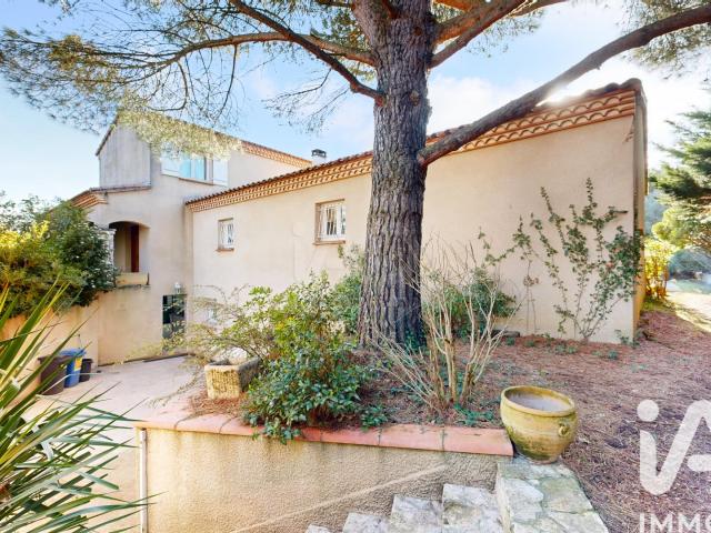 Maison 7 pièces 340 m²