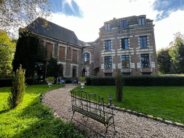 Maison 7 pièces 340 m²