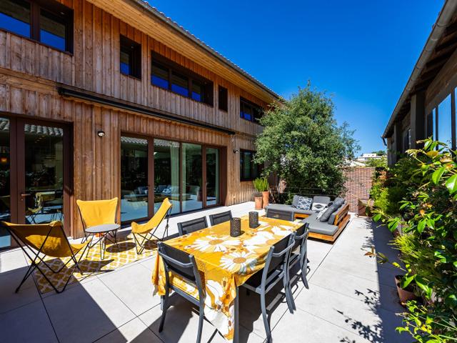 Maison 7 pièces 340 m²