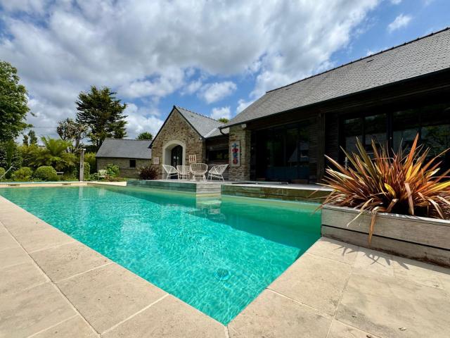 Maison 7 pièces 341 m²