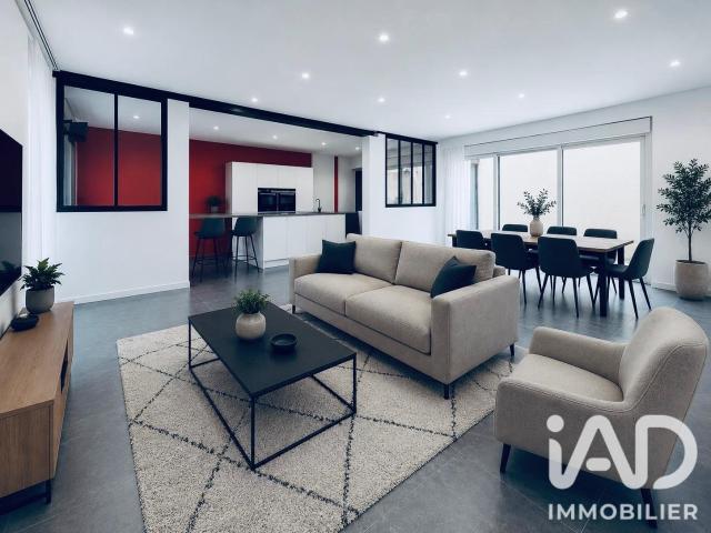 Maison 7 pièces 342 m²
