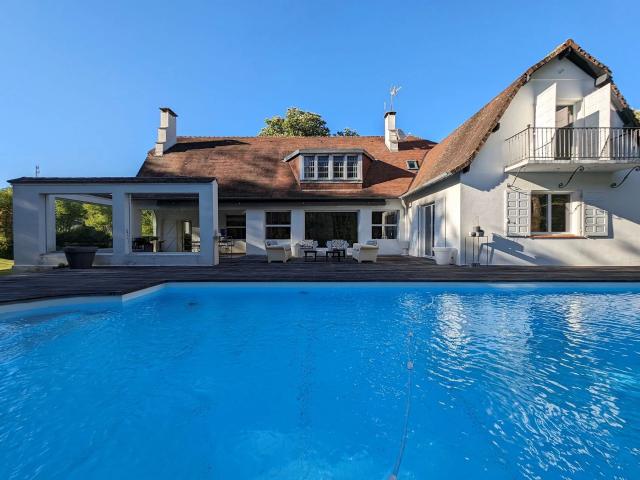 Maison 7 pièces 350 m²