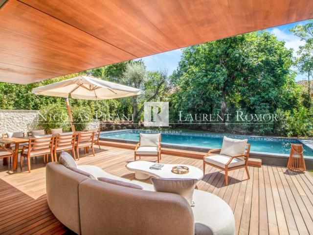 Maison 7 pièces 350 m²