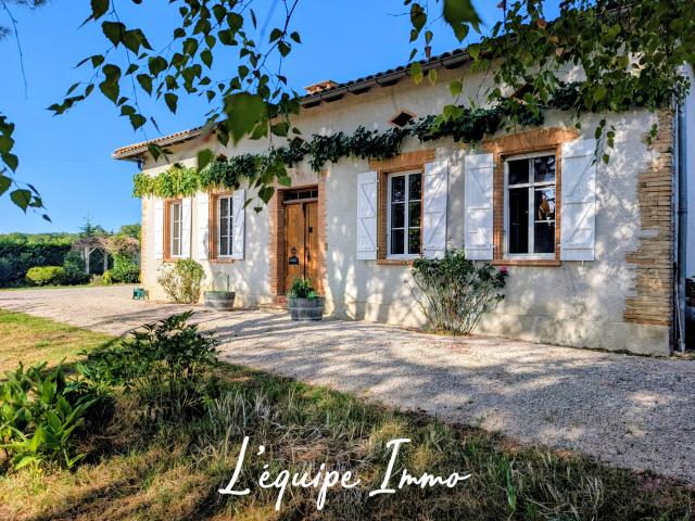 Maison 7 pièces 353 m²