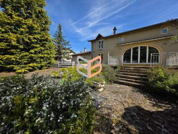 Maison 7 pièces 353 m²