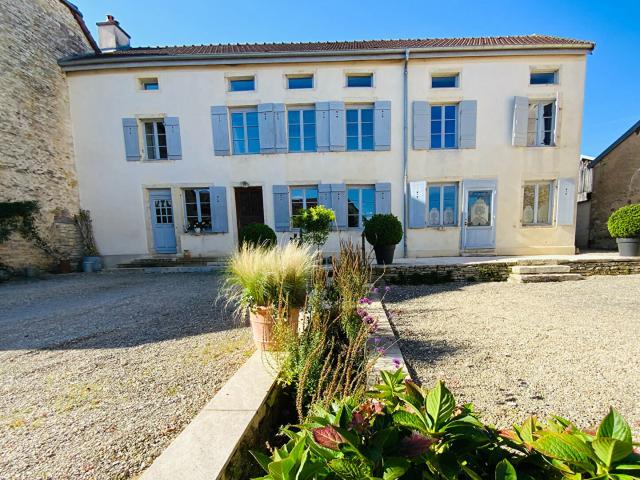 Maison 7 pièces 365 m²