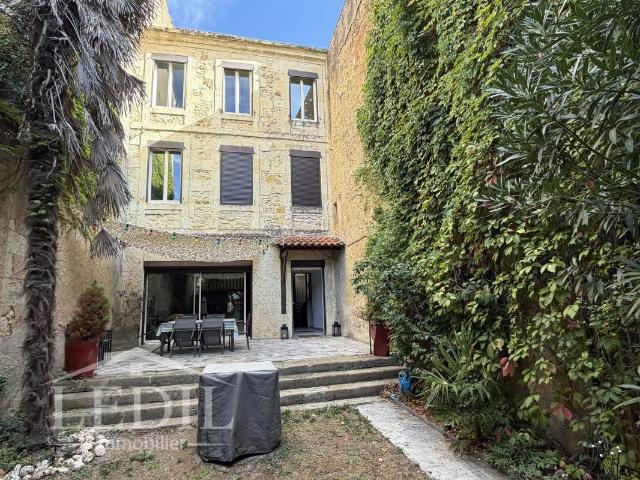 Maison 7 pièces 368 m²