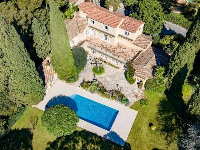 Maison 7 pièces 360 m²