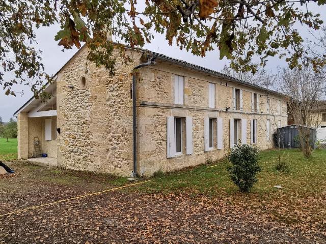 Maison 7 pièces 360 m²