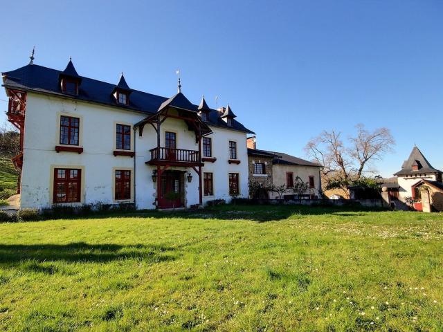 Maison 7 pièces 361 m²