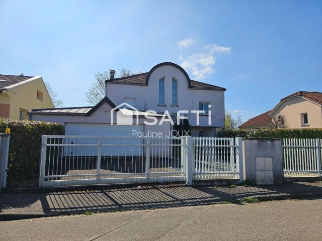 Maison 7 pièces 375 m²