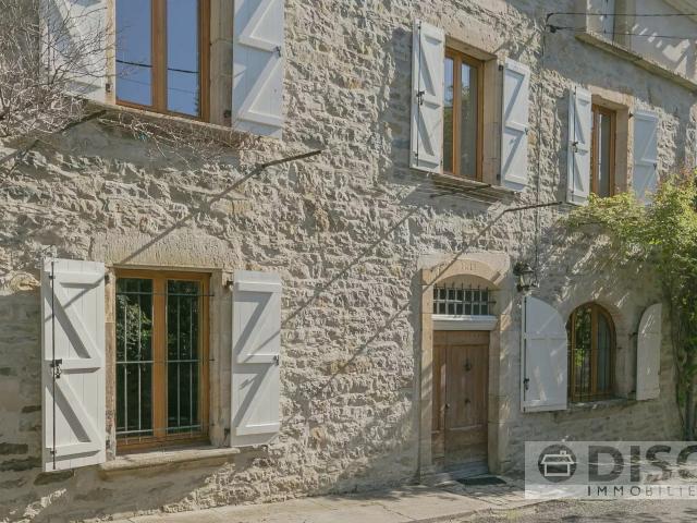 Maison 7 pièces 373 m²
