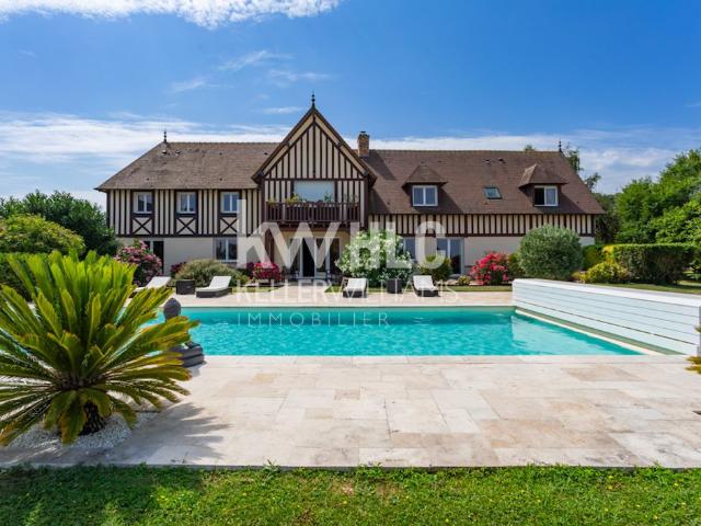 Maison 7 pièces 384 m²
